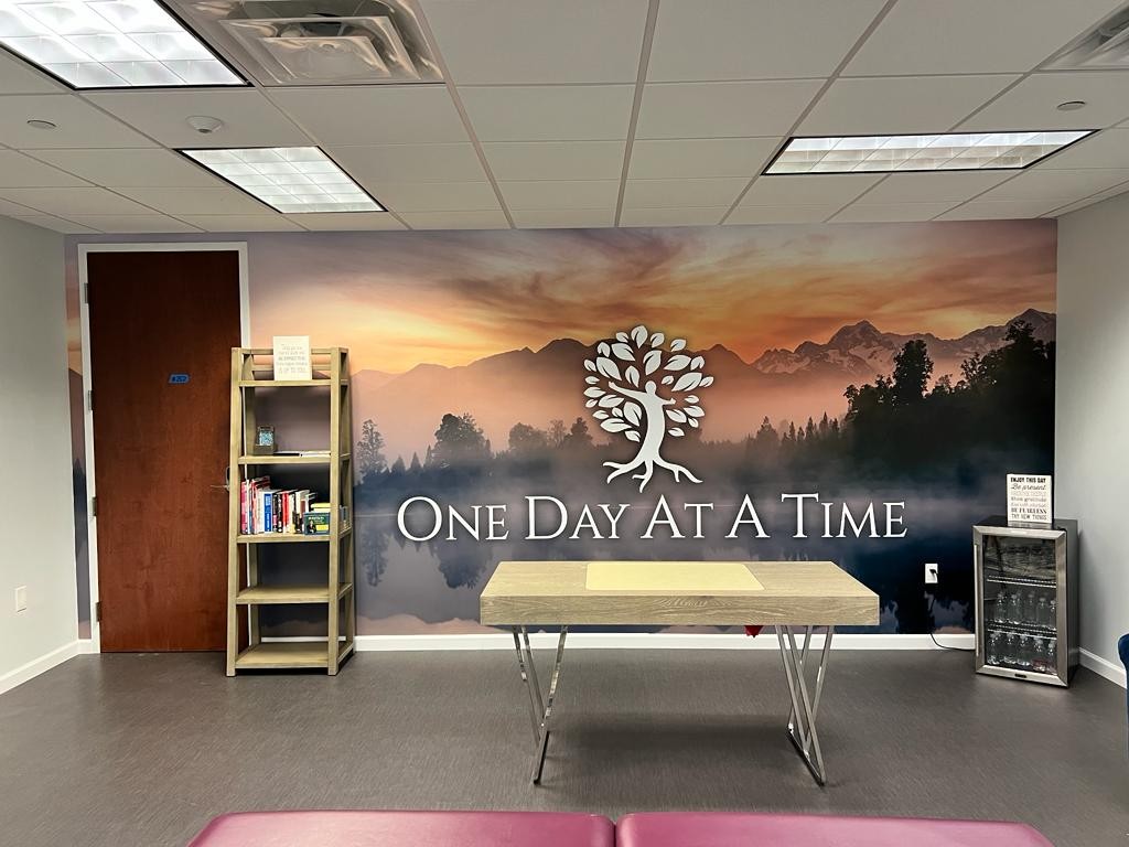 Legacy Healing Center Miami: Transformative Digital Painting - Sign Design & Creations