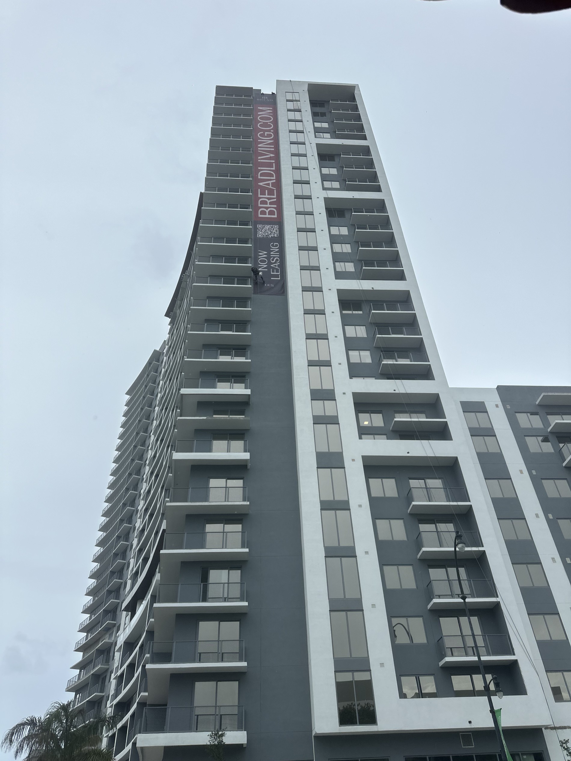 Building Installations Highrise Banners in Miami, FL