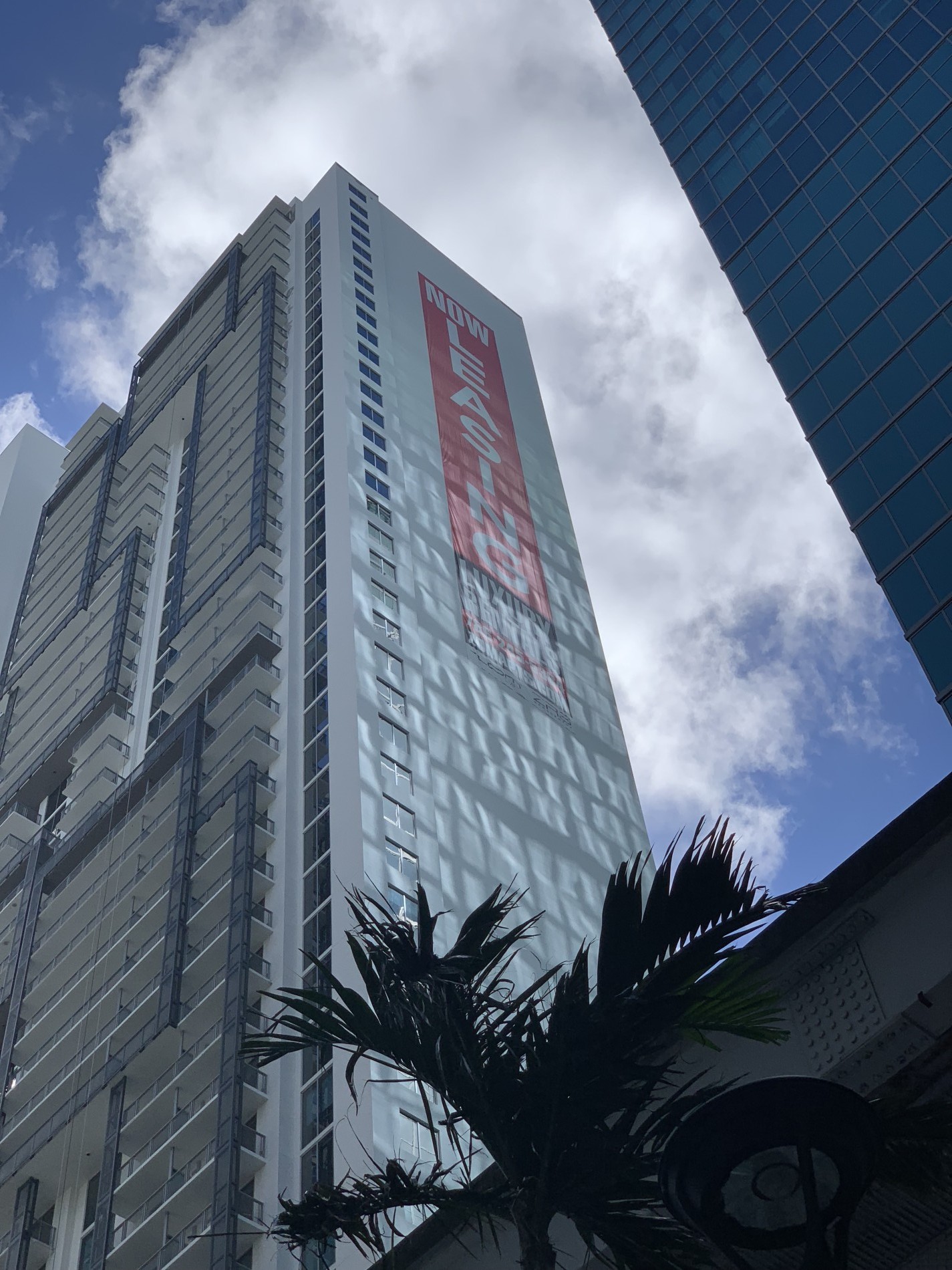 Building Installations Highrise Banners in Miami, FL